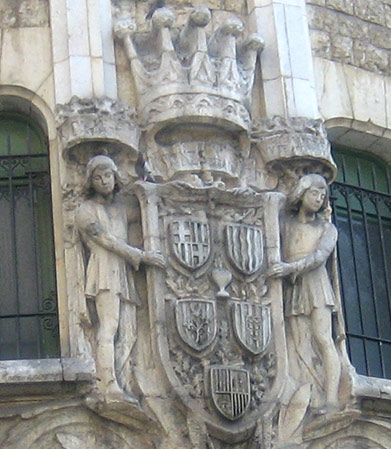 Герб члена царской фамилии. Испания.  (Фото Лимарева В.Н.)